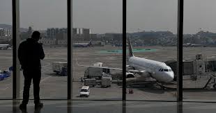 ¿Cómo puedo comunicarme con un representante de Expedia?